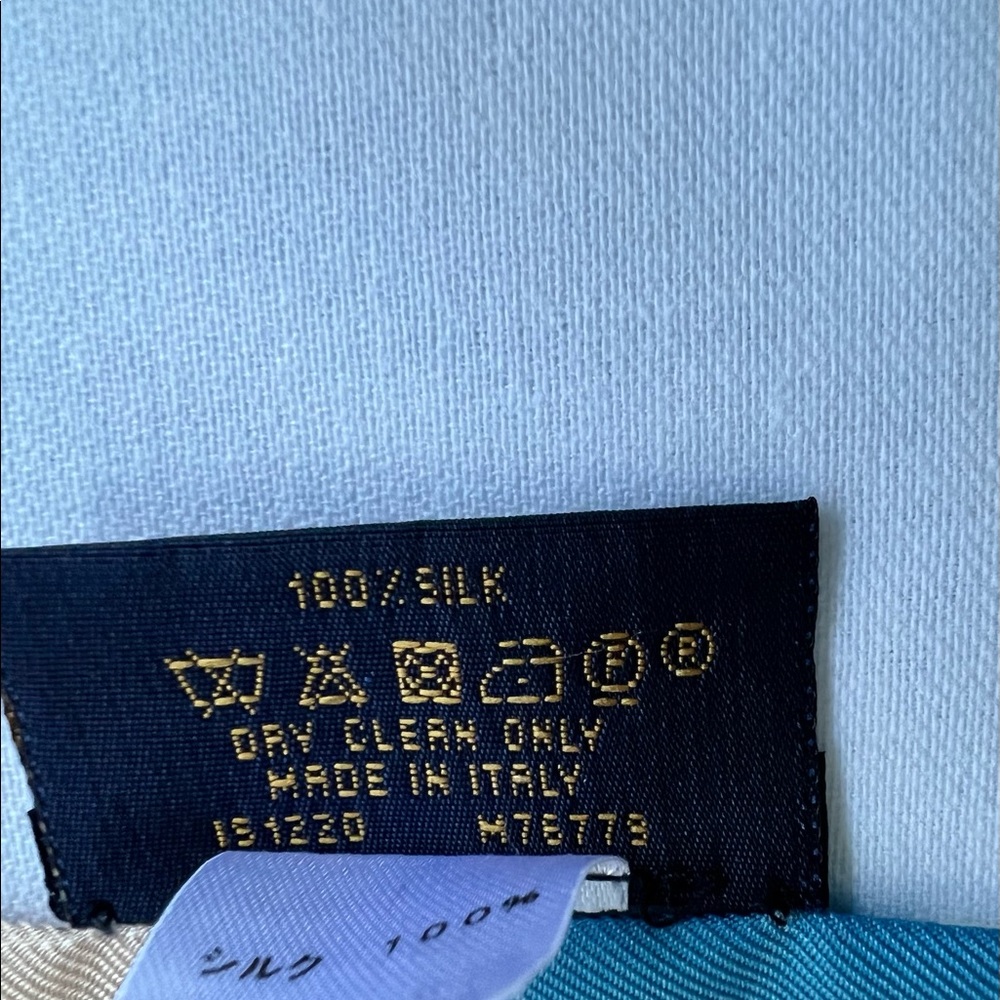 Louis Vuitton Silk Monogram Gradient Bandeau Blue - image 7